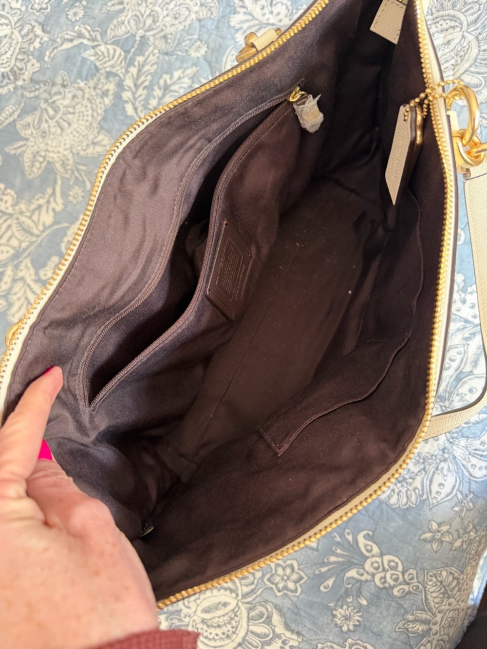 Coach Cream Leather Tote Bag with Gold Hardware - Picture 2 of 7